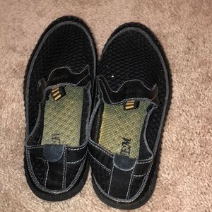 Black swim shoes